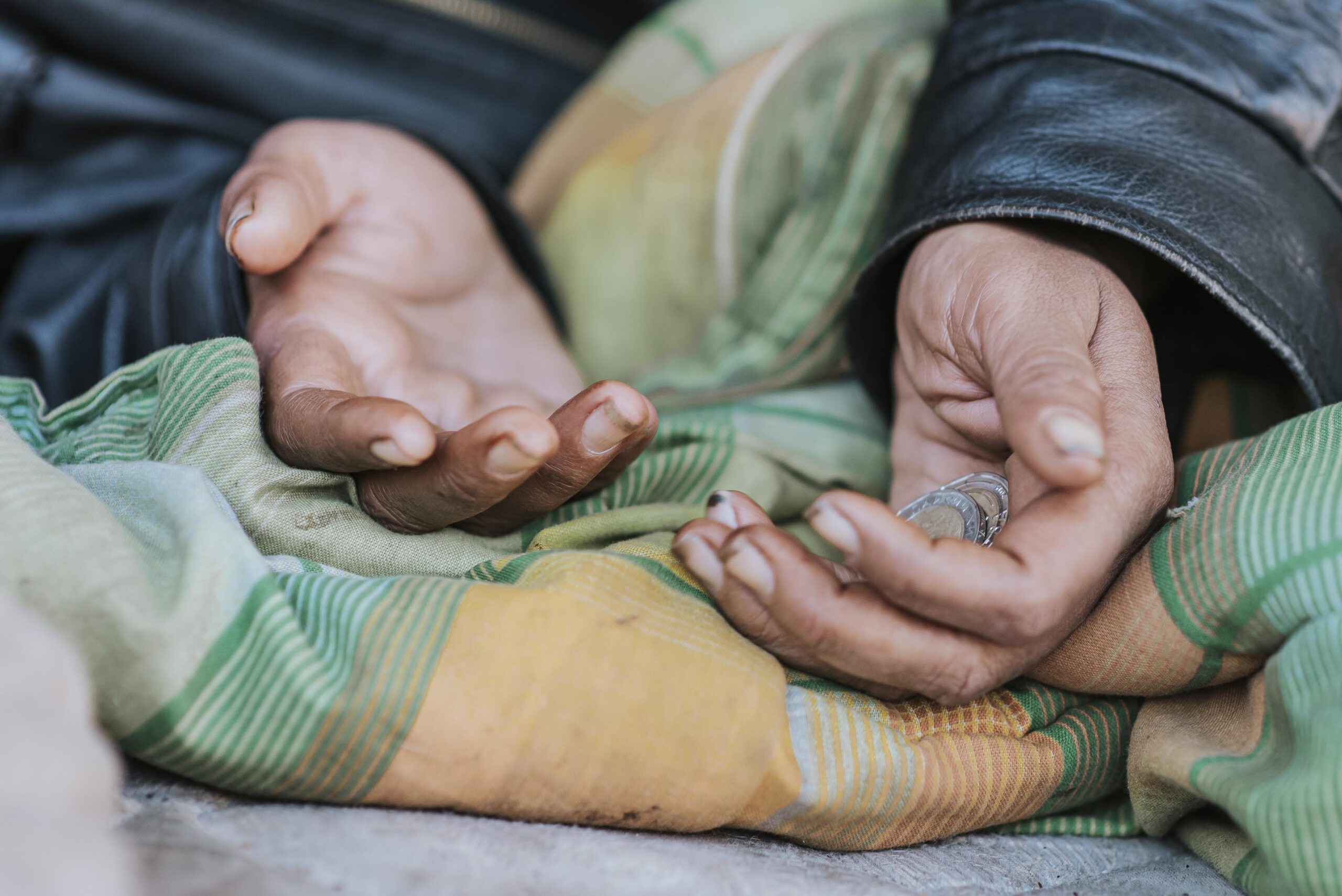 كيف يؤثر التبرع المنتظم في استقرار الأسر الأكثر احتياجًا